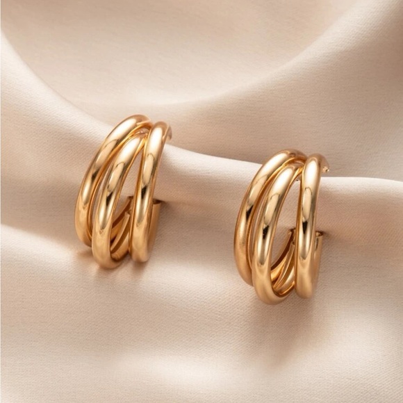 Jewelry - Gold Open Hoop Earrings